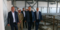 Виталий Хоценко провёл проверку хода работ по возведению ледового дворца в Калачинске - Газета Ваша звезда