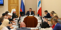 Виталий Хоценко провёл встречу членов Совета, посвящённую обсуждению вопросов сохранения и укрепления традиционных духовно-нравственных ориентиров - Газета Ваша звезда