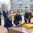 Виталий Хоценко посетил мемориальный комплекс в поселке Чернолучинский и возложил цветы к Вечному Огню - Газета Ваша звезда